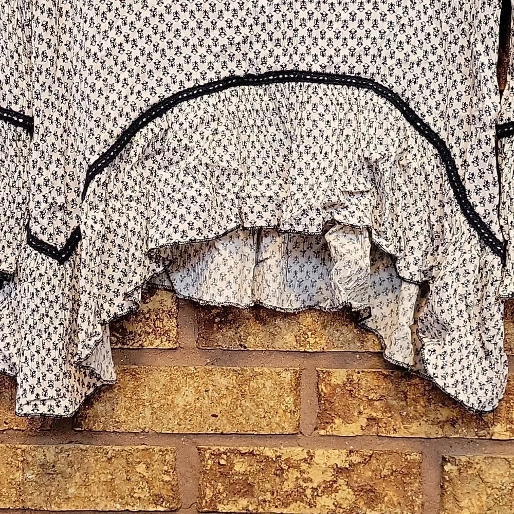 Living Doll Los Angeles Navy White Asymmetrical Hem Peasant Boho Top Size Large